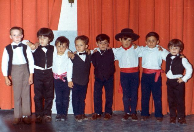 nios del colegio aos 70- HIGUERA DE LA SIERRA