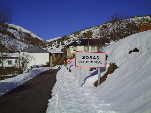 Entrada al pueblo (nevada diciembre 2008)