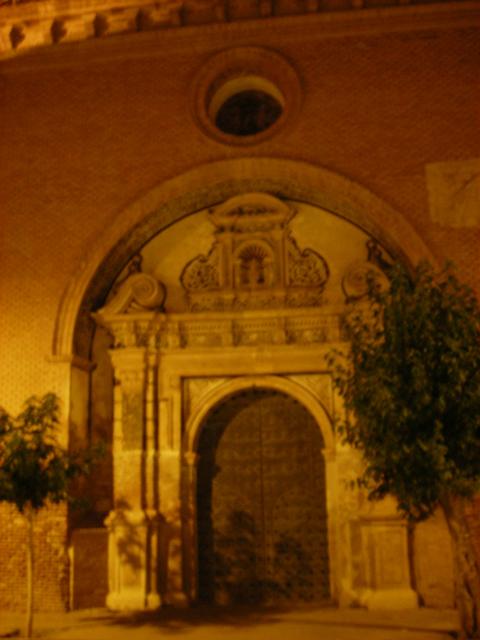 Puerta de entrada de la iglesia