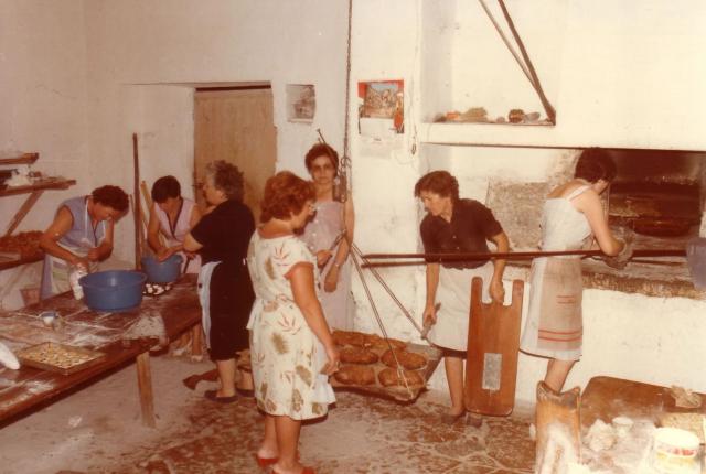mujeres en el horno de San Vicente