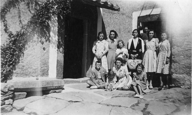 1942 grupo en barrio peas