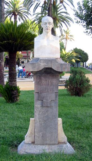 Martnez Rcker, escultura de Enrique Moreno