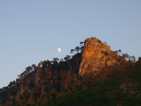 La piedra y la luna