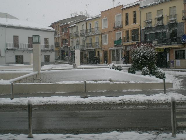 Plaza de Villarejo de Salvans nevada