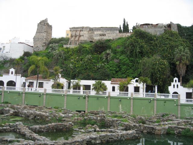 restos romanos al pie del castillo