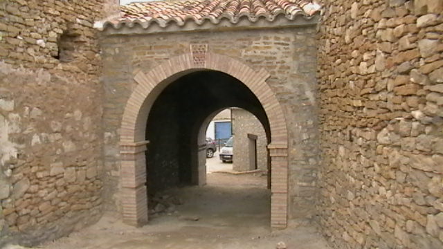 Arco junto a la torre