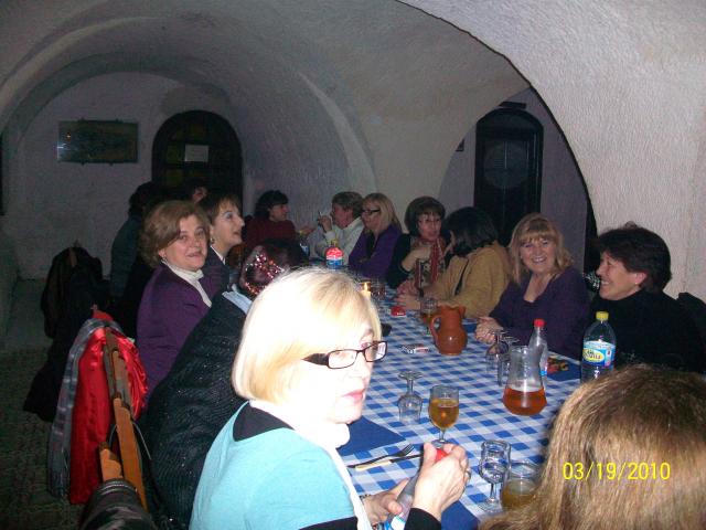 Cena mujeres en Cuevas Masag