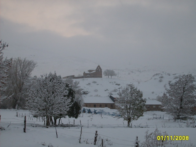 Iglesia de Torrebarrio nevada