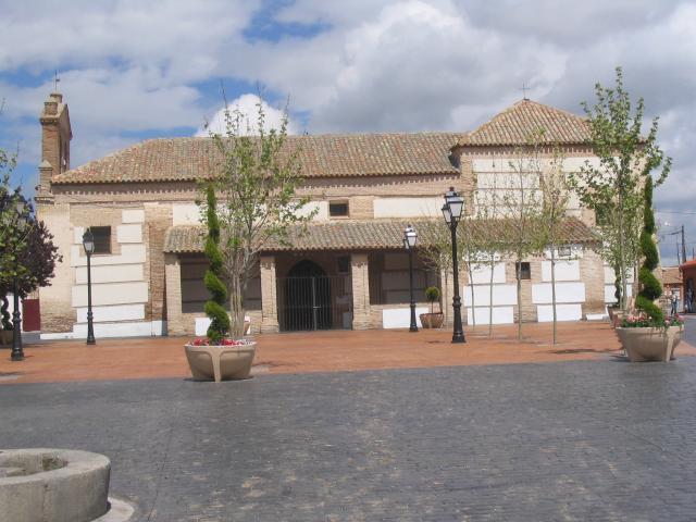 plaza del pueblo restaurada