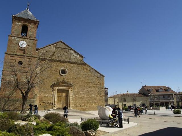 Iglesia y Plaza