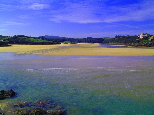 La ra de la Playa de la arena. Isla. Cantabria