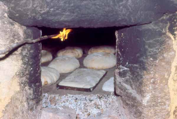 horno haciendo pan casero