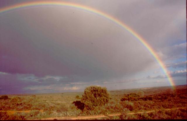 Foto del monte con arco iris
