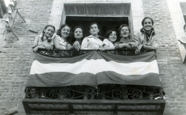 Fiestas Valdetorres 1953. Balcn del Ayuntamiento