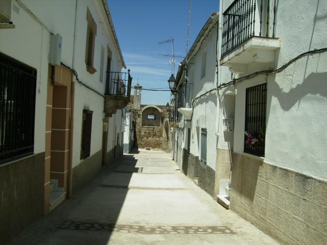 calle tipica con puerta al fondo.36