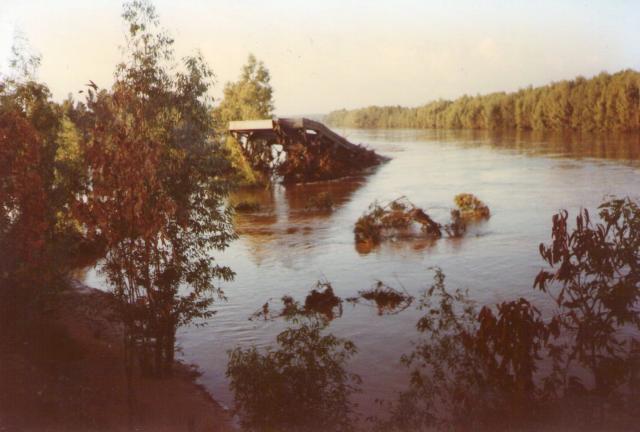puente arrastrado por la ariada ,del 17 ,9 , 1997