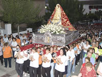 Costaleras sacndo a la Virgen el 15/08/2007