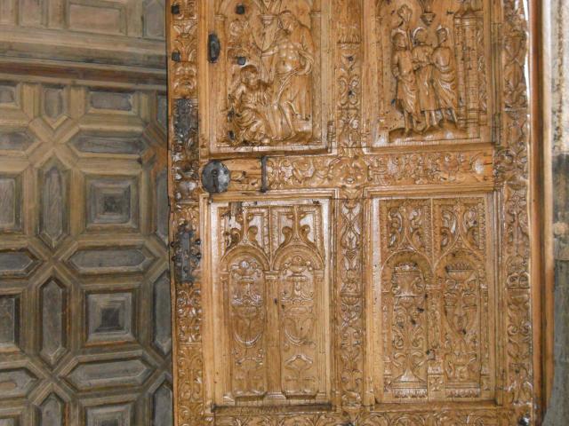 Detalles de la puerta de la Catedral