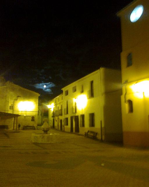 La plaza y la luna