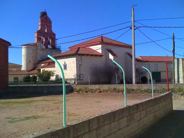la iglesia del pueblo 
