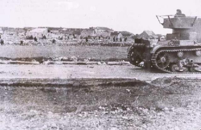 Tanque y Vista del Pueblo - Ao 1937 
