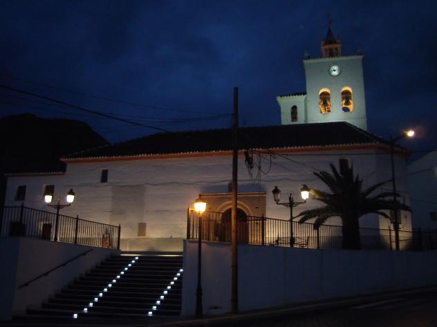 iglesia de purullena de noche