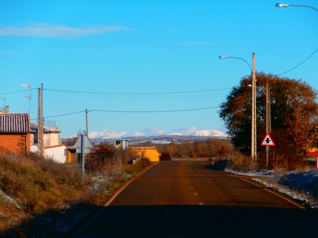 Carretera de entrada al pueblo