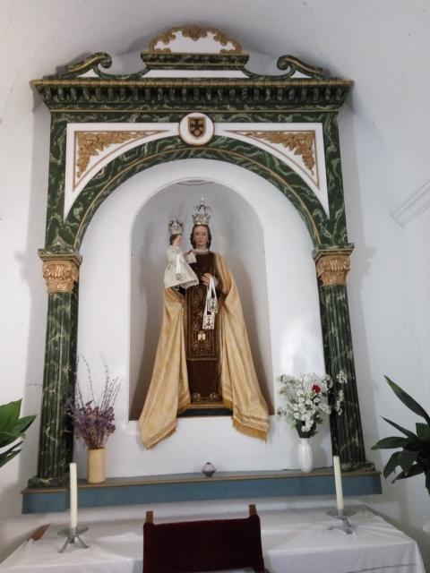Virgen del Carmen con el nio en el brazo derecho
