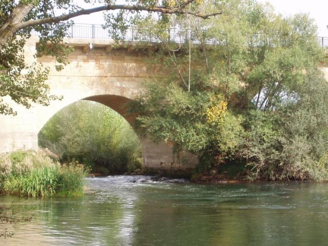 Puente sobre el rio Esla