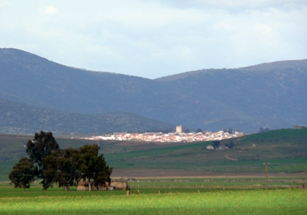 Pueblo de Zorita fotografiado desde Campo Lugar.