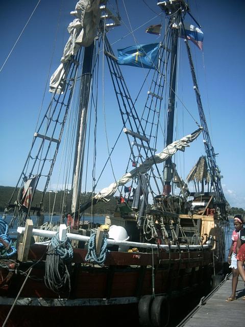 Barco pirata en Navia