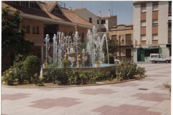 fuente Plaza de Bolaos