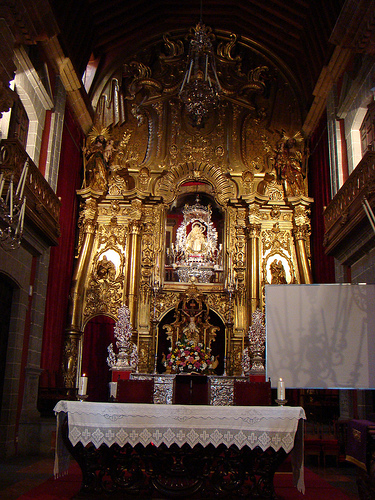 altar y retablo de la basilica