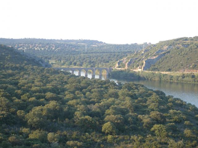 foto del puente quintos vista desde el castro