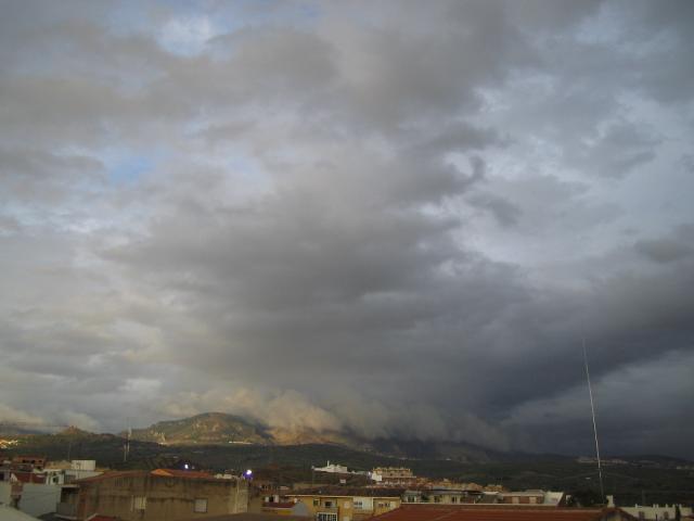 Sierra Elvira con nublos