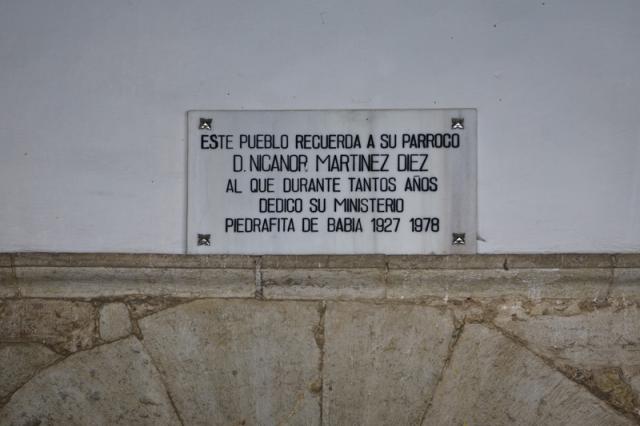 Placa en honor al parroco D. Nicanor Martnez