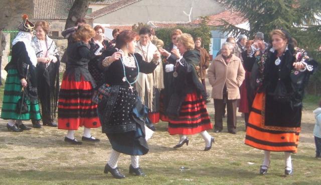 Baile de jotas Segovianas dia de guedas