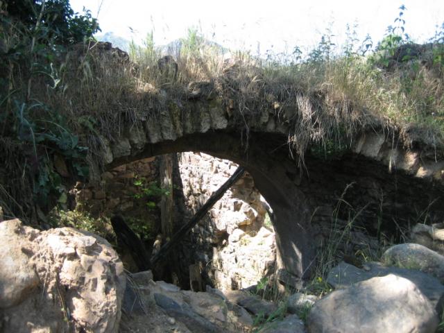 Arco de la capilla Pre-Romnica en CEREDINA