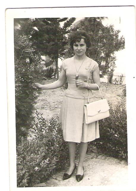 ANTONIA (hija de vicente el de la via),ao 1960