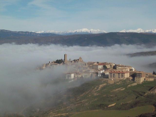 Sos Sobre Niebla1, Pirineos al fondo