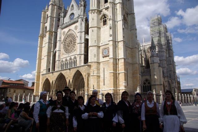 el grupo en la catedral