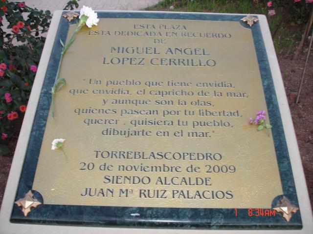 placa homenaje a MIGUEL ANGEL LOPEZ CERRILLO