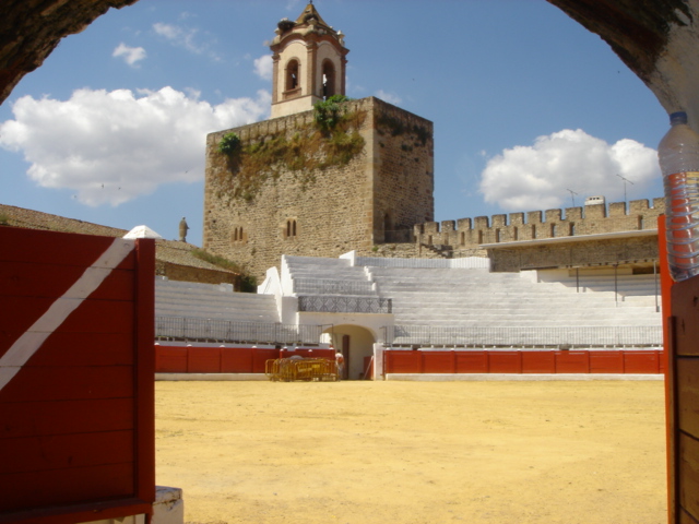vista de la plaza desde la entrada de los toriles