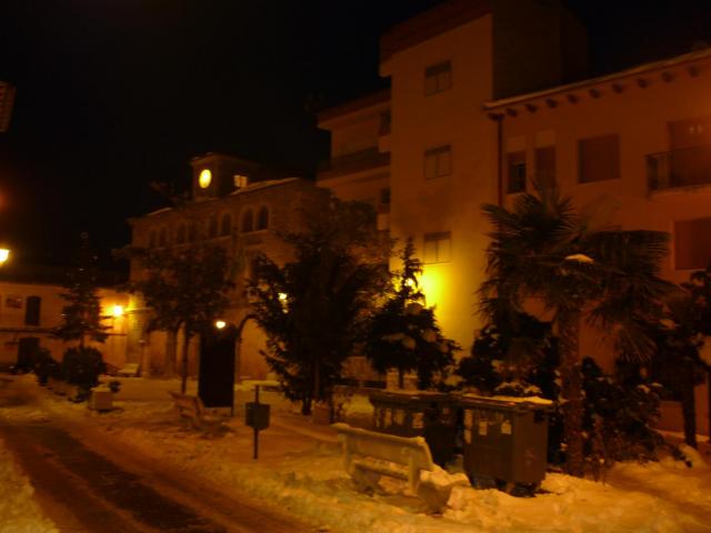 noche nevada en la plaza