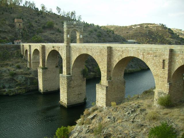 Puente de Alcantara del siglo 2 antes de era comun