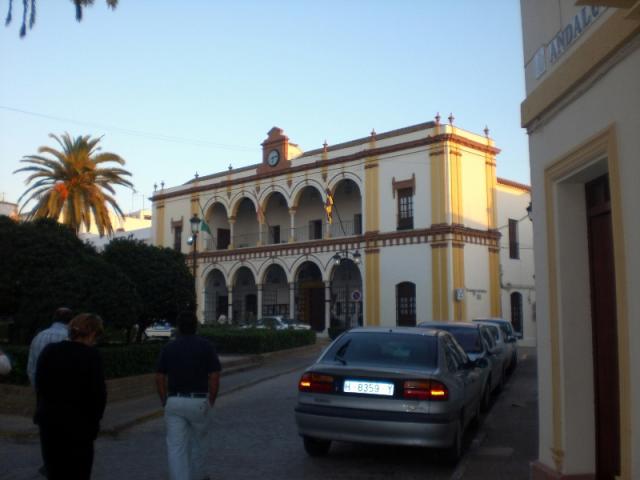 El Ayuntamiento desde la calle Andalucia
