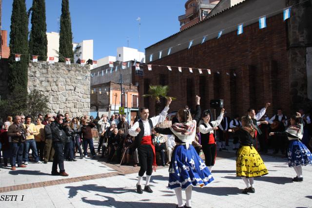 Bailes regionales en la Plaza de Zamora