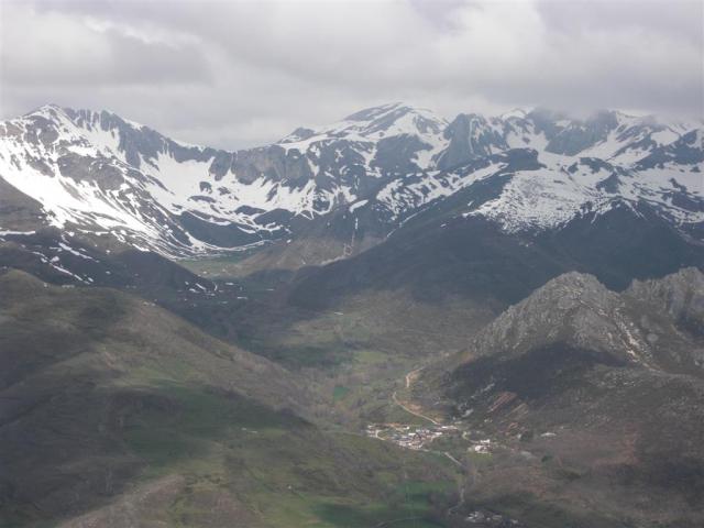 Continuacin del Valle Riereo hasta La Crespa