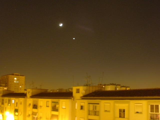 La Luna y Venus desde mi ventana