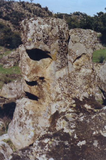 Roca esculpida (Valcorchero)